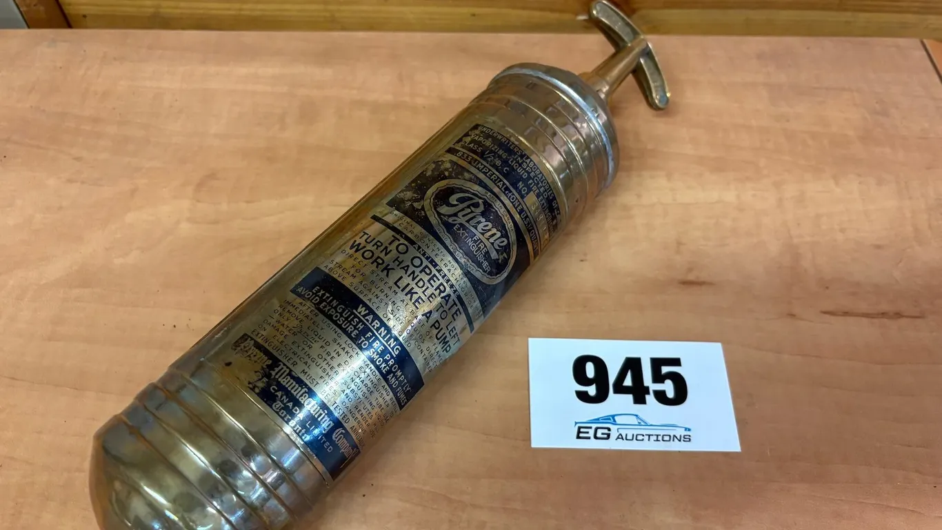 VINTAGE PIRENE IMPERIAL ONE FIRE EXTINGUISHER