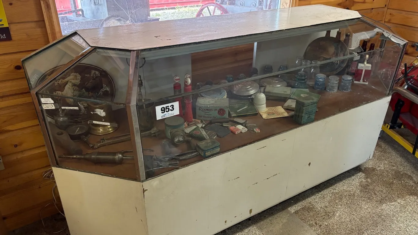 Lot 953