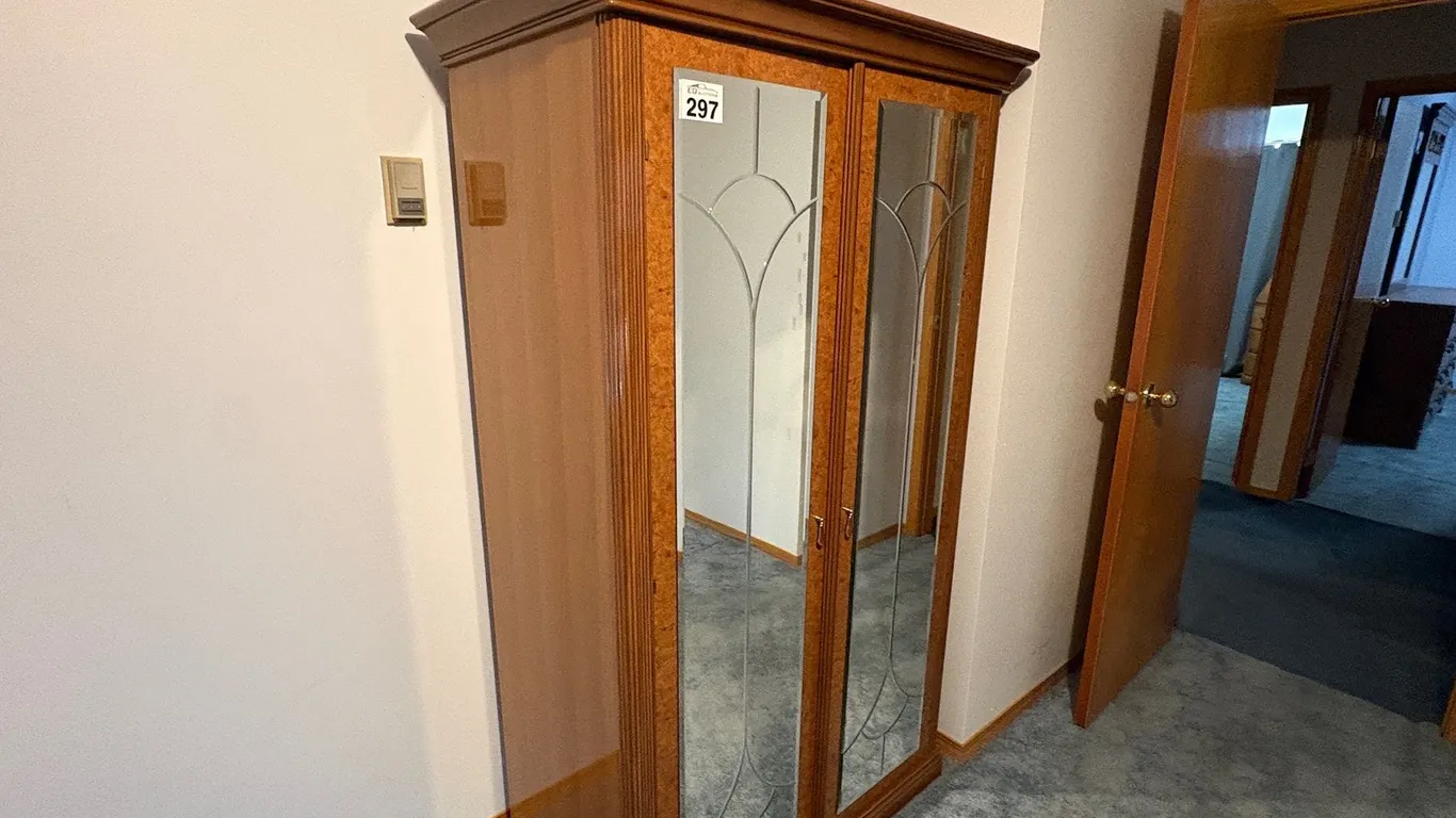 ARMOIRE