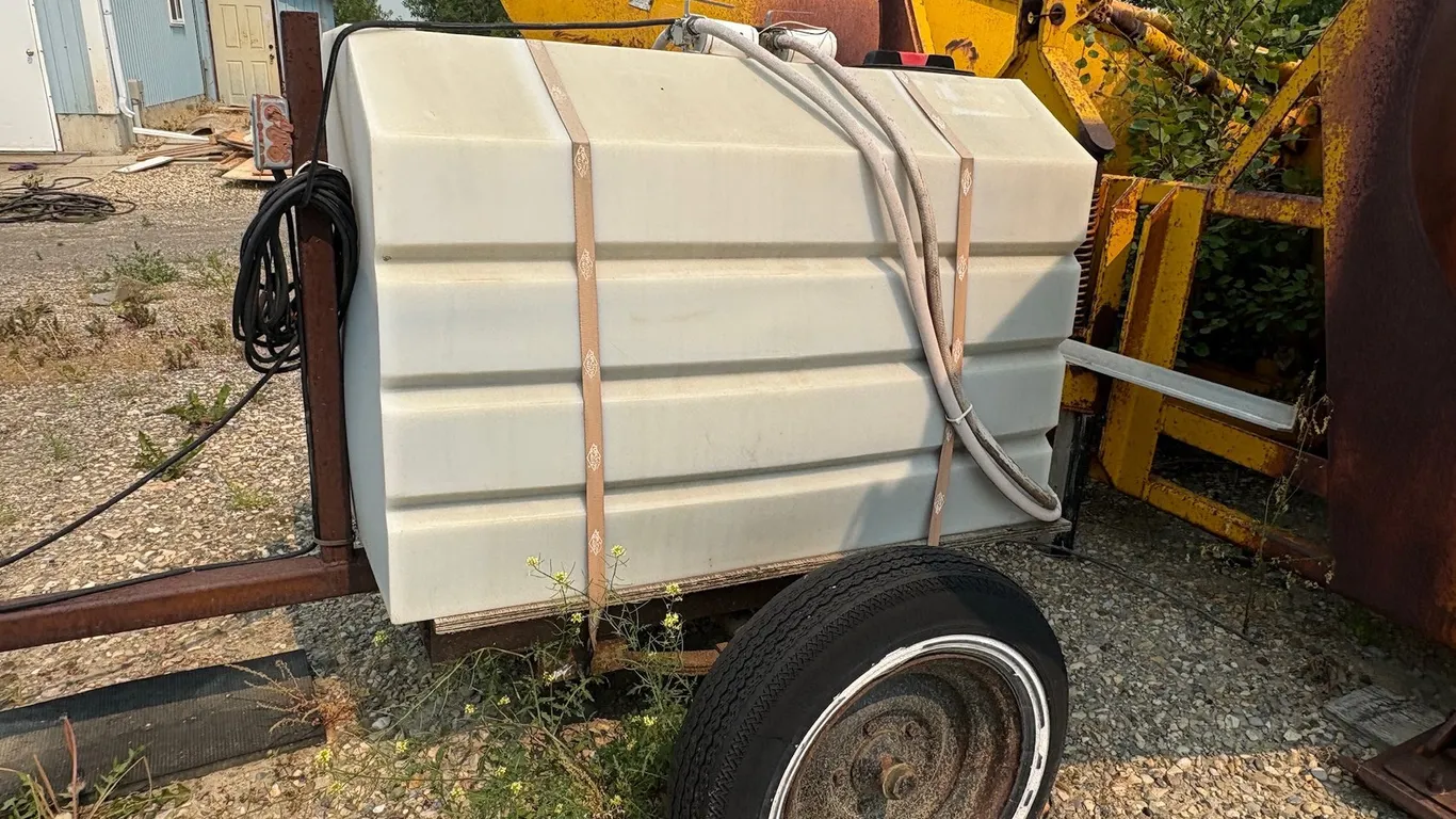 POLY WATER TANK ON TRAILER