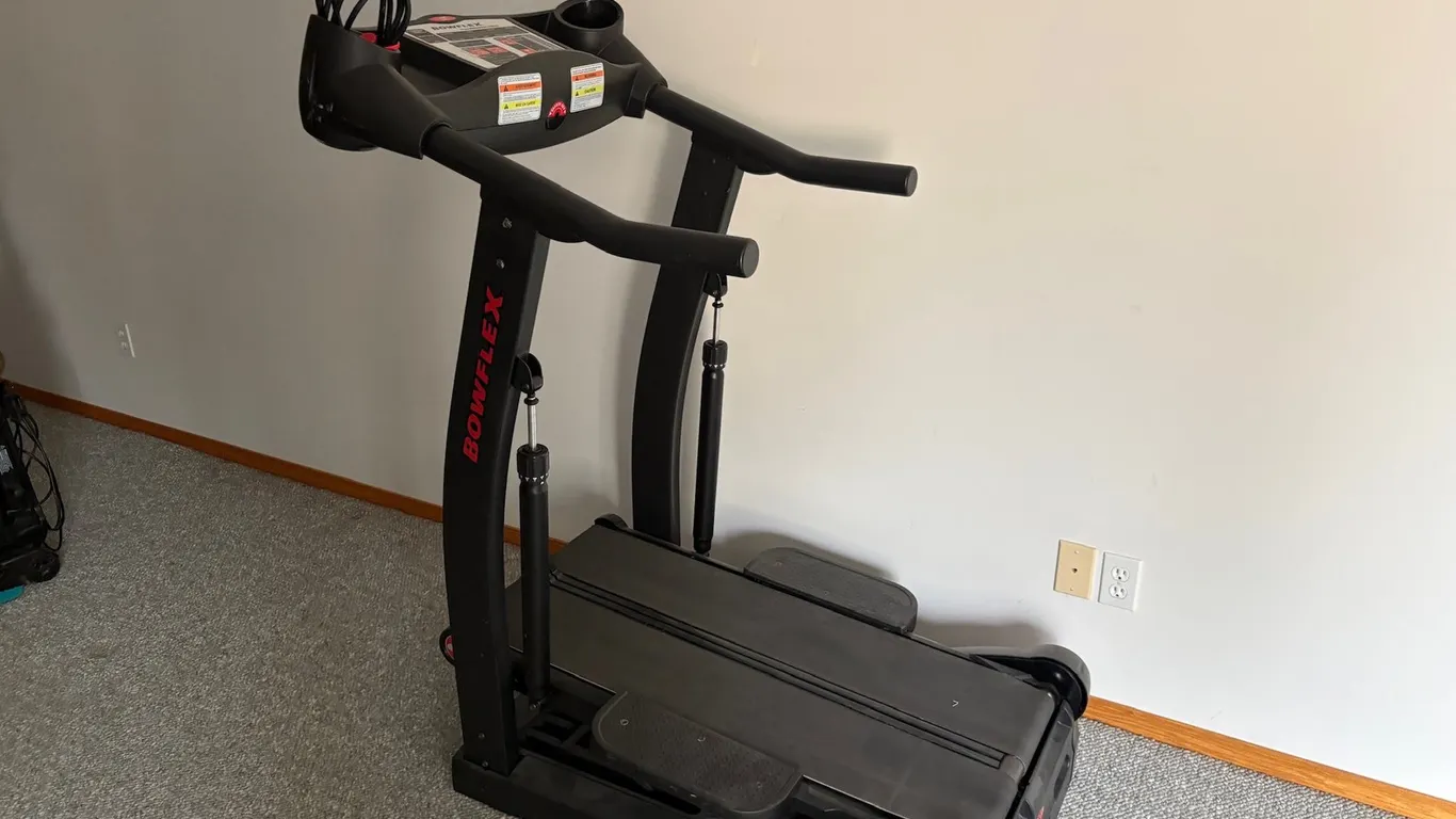 BOWFLEX TREAD CLIMBER