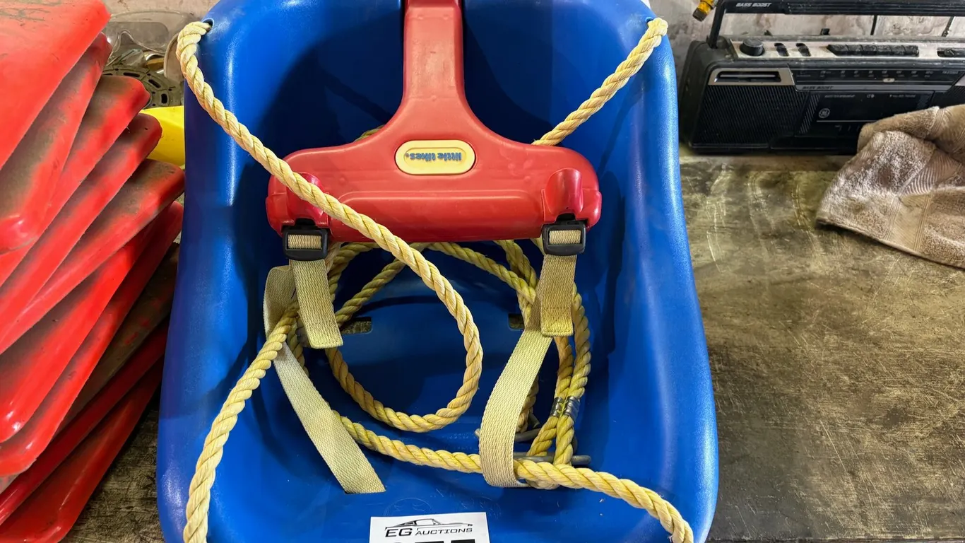 LITTLE TYKES CHILD'S SWING