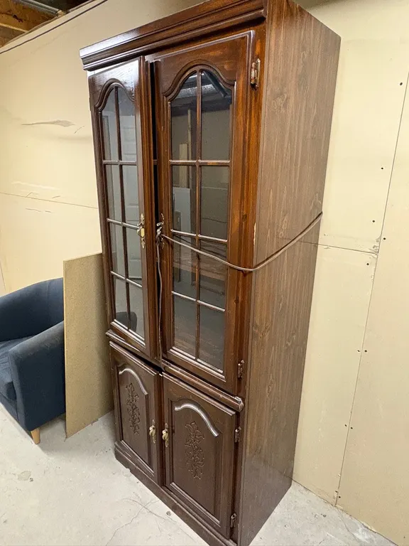 CHINA CUPBOARD