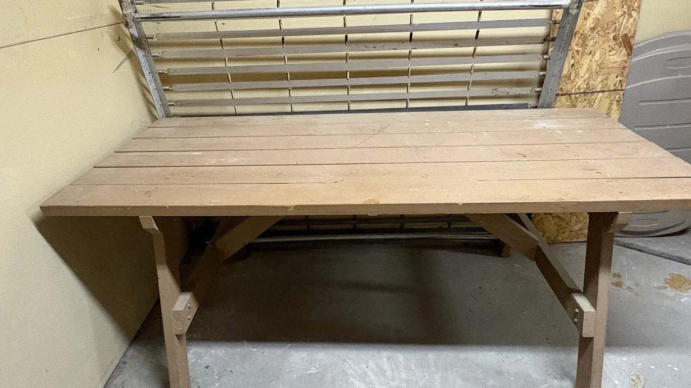 WOODEN TABLE & METAL BED SPRING FRAME