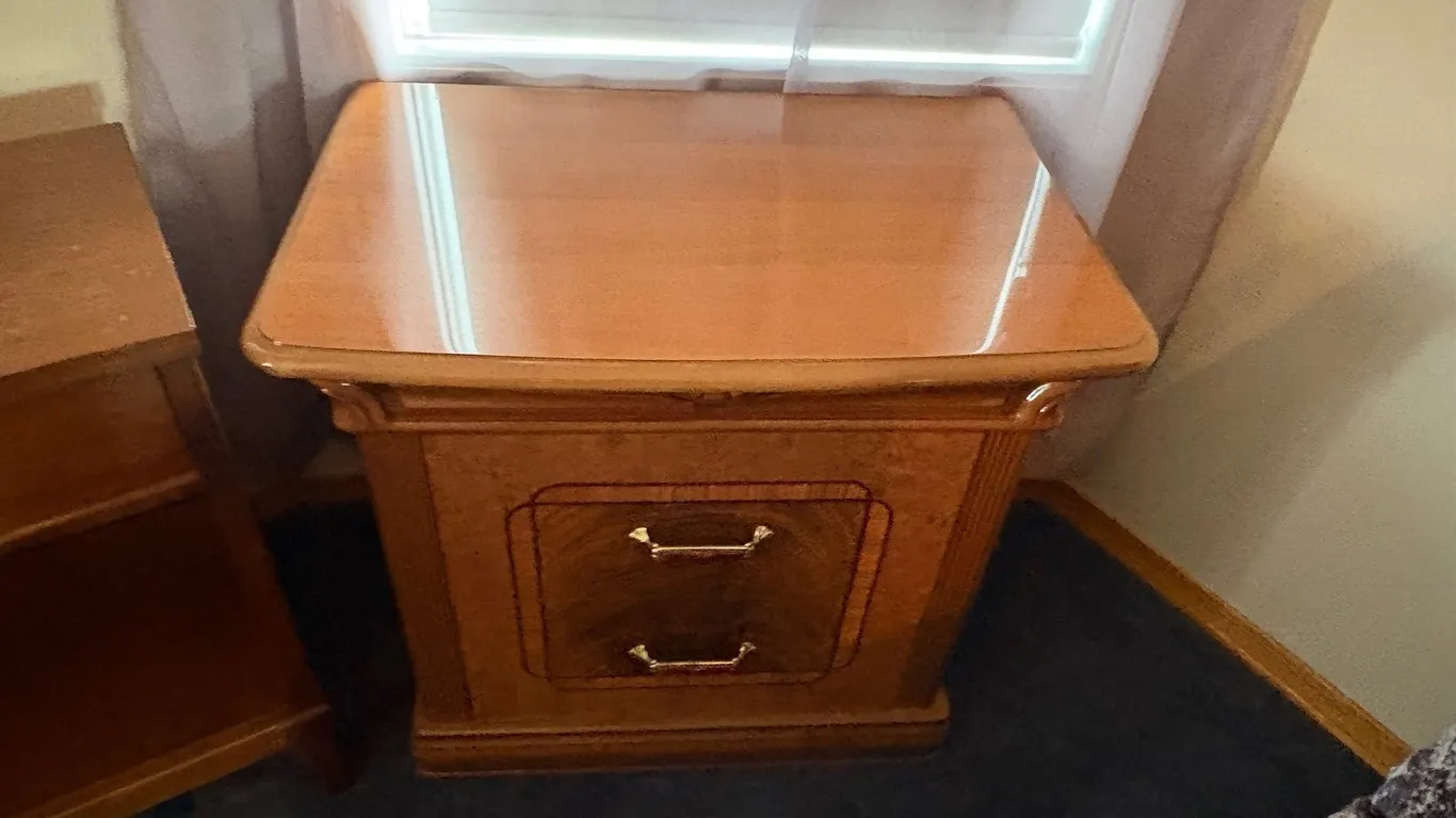 END TABLES AND CONSOLE TABLE