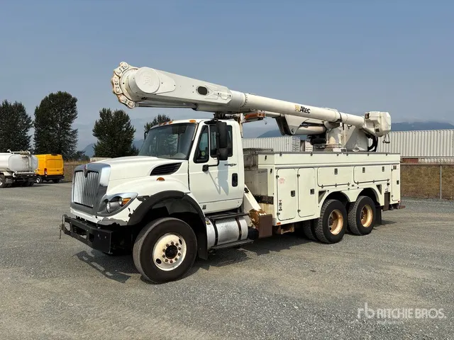 Altec AM55E 56 ft on 2013 International 7400 6x4 Bucket Truck