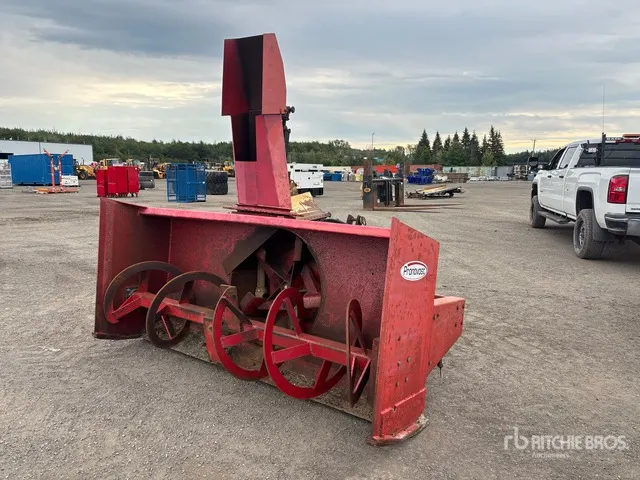 Pronovost P920 7 ft 8 in Snow Blower