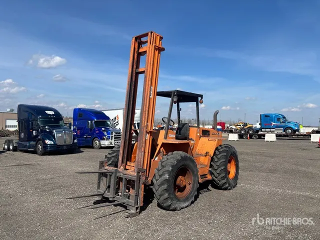 1986 Tovel 6-44-48 6000 lb 4x4 Rough Terrain Forklift