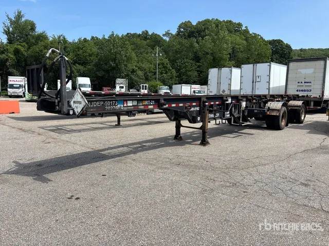 2006 Dragon TCT 440 120CC T/A Roll-Off Trailer