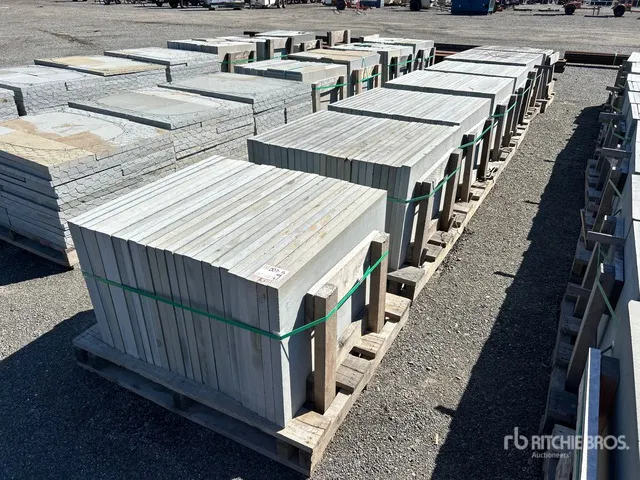 Quantity of (7) Pallets of Bluestone Landscaping Paver Stone