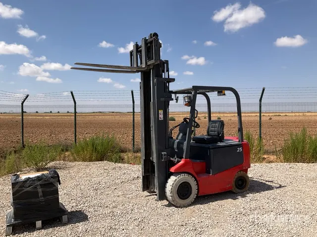 2007 NICHIYU FB25DC-70 Electric Forklift
