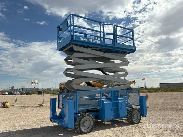 2006 Genie GS5390 4x4 Diesel Scissor Lift