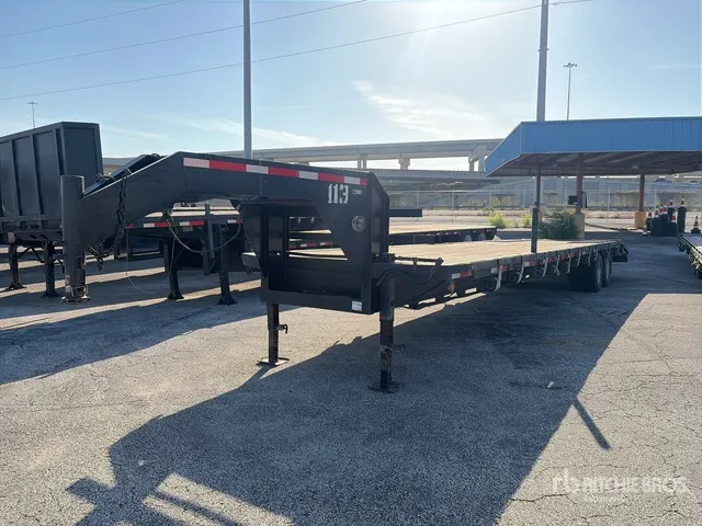 1998 Trailmaster UT 38 ft T/A Gooseneck Equipment Trailer