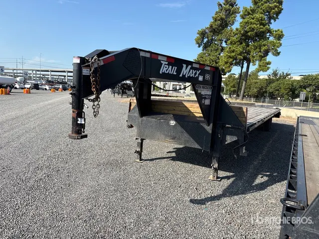 2023 Trailmaxx 40 ft T/A Gooseneck Equipment Trailer
