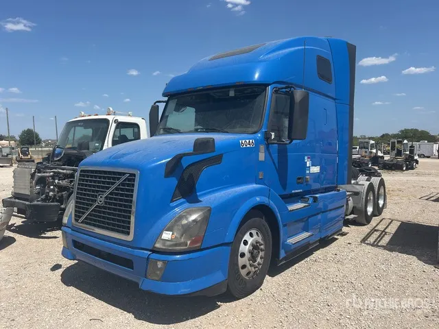 2015 Volvo VNL670 6x4 T/A Sleeper Truck Tractor (Inoperable)