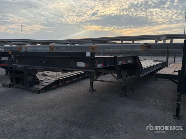 2006 Viking 43 ft T/A Step Deck Trailer