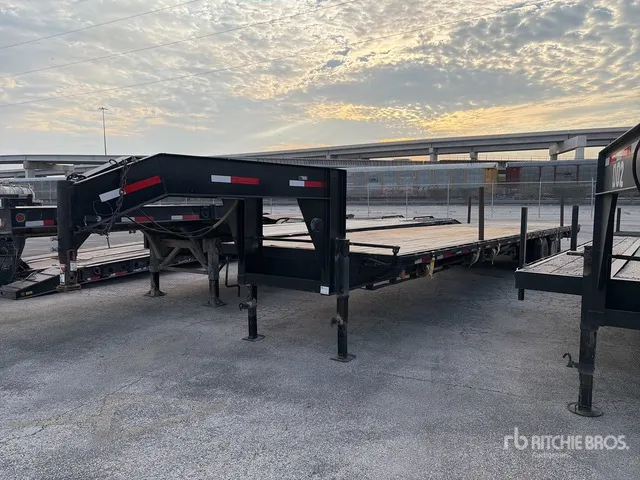 1998 Boer 40 ft T/A Gooseneck Equipment Trailer