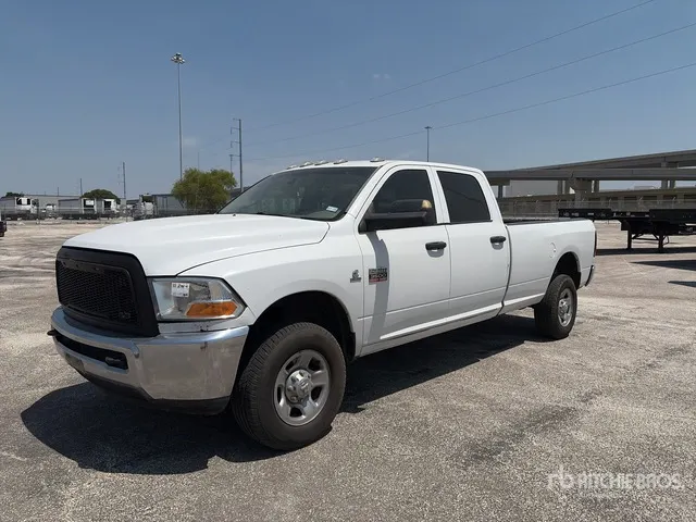 2012 Dodge Ram 3500 4x4 Crew Cab Pickup