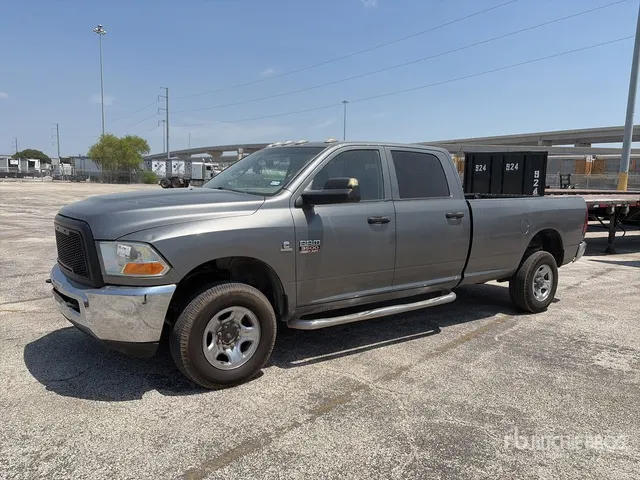 2012 Dodge Ram 3500 4x4 Crew Cab Pickup