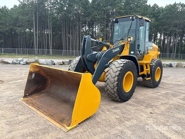 2015 John Deere 544K Wheel Loader