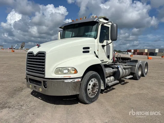 2013 Mack CXU613 6x4 T/A Day Cab Truck Tractor