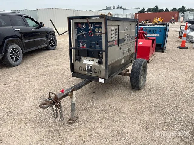 Red-D-Arc D502K 5+4 600 A Mobile Multi-Process Engine Driven Welder