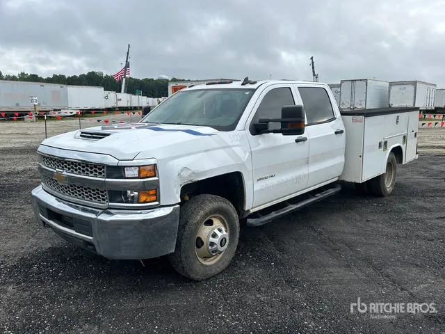 2019 Chevrolet Silverado 3500HD 4x4 Crew Cab Utility Truck