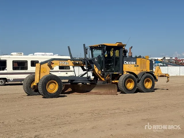 2011 John Deere 772G AWD Motor Grader