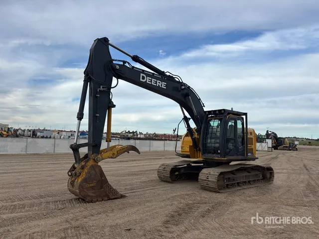 2021 John Deere 245G LC Tracked Excavator