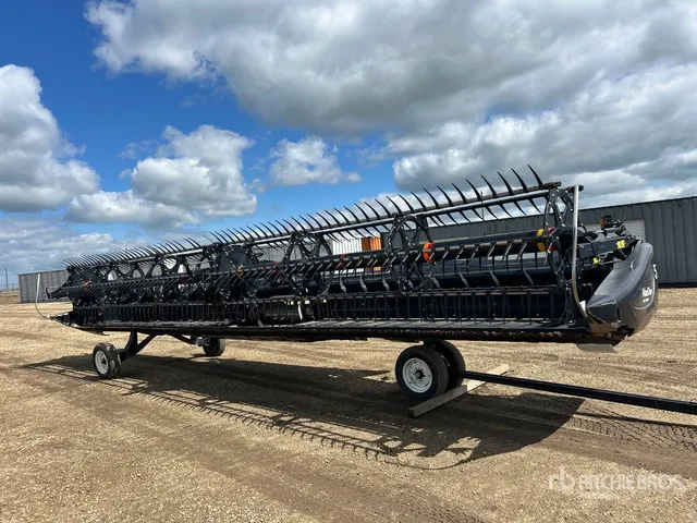 2017 MacDon D65-S 35 ft Draper Combine Header