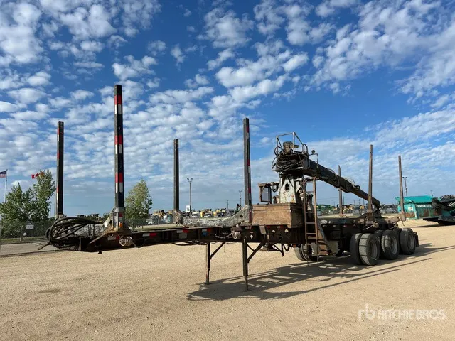 2004 Manac 48 ft Tri/A Self-Loading Log Trailer