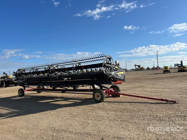 2013 MacDon D65-S 35 ft Draper Combine Header