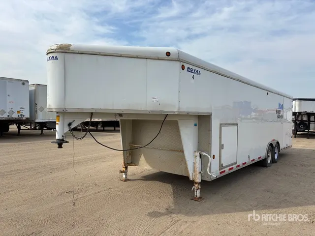 2011 Royal Cargo 26 ft T/A Gooseneck Enclosed Trailer