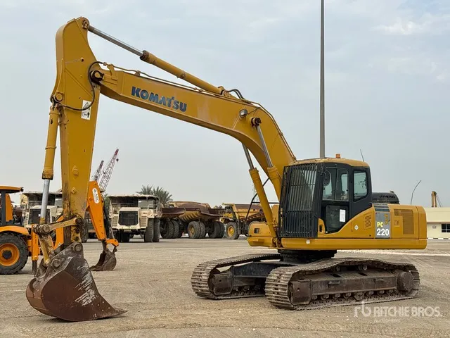 2012 Komatsu PC220-7 Tracked Excavator