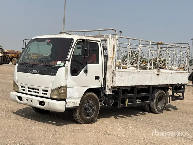2008 Isuzu NPR Flatbed Truck