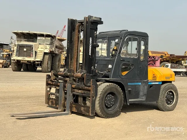 2023 TCM FD100Z8 Forklift