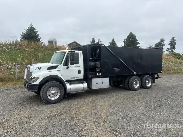 2008 International WorkStar 7400 6x4 Mulch Blower Truck
