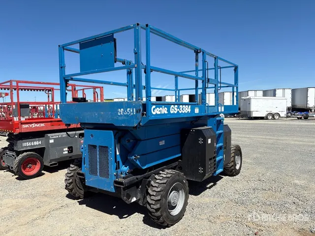 2018 Genie GS-3384 Dual Fuel Scissor Lift