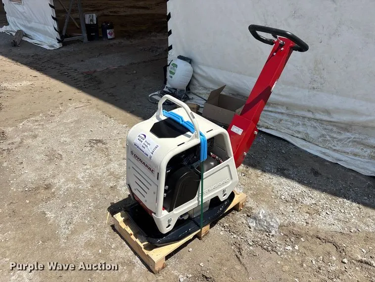 2022 Dynapac DRQ15 plate compactor