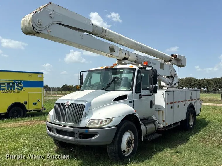 2012 International MA025 bucket truck