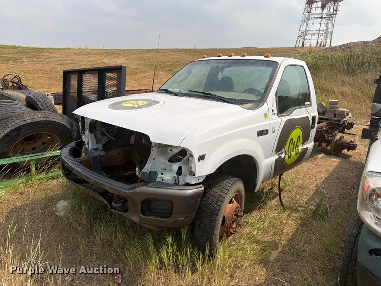 2003 Ford F450 Super Duty truck cab and chassis