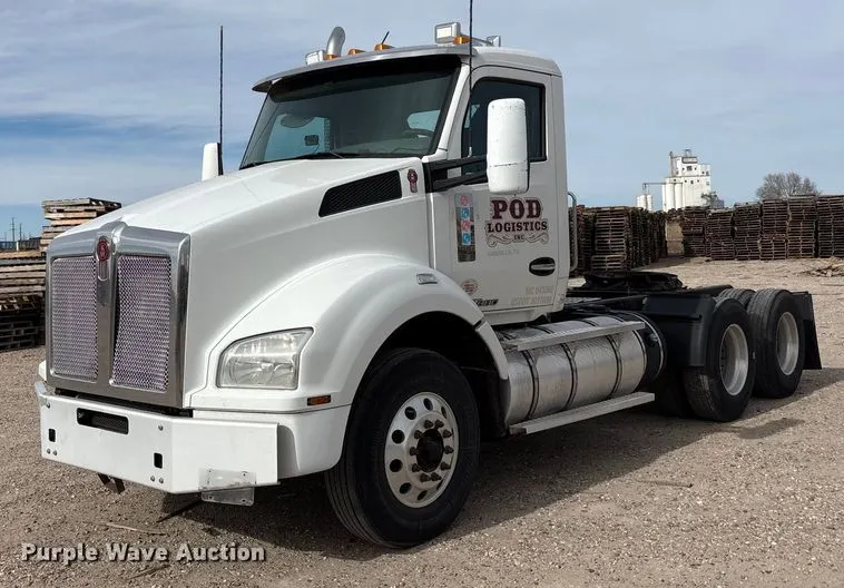 2019 Kenworth T880 semi truck