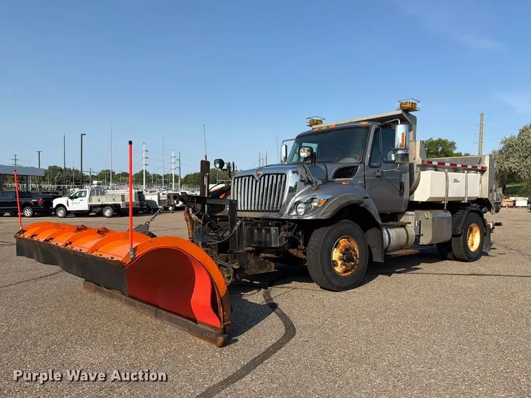 2011 International WorkStar 7400 dump truck