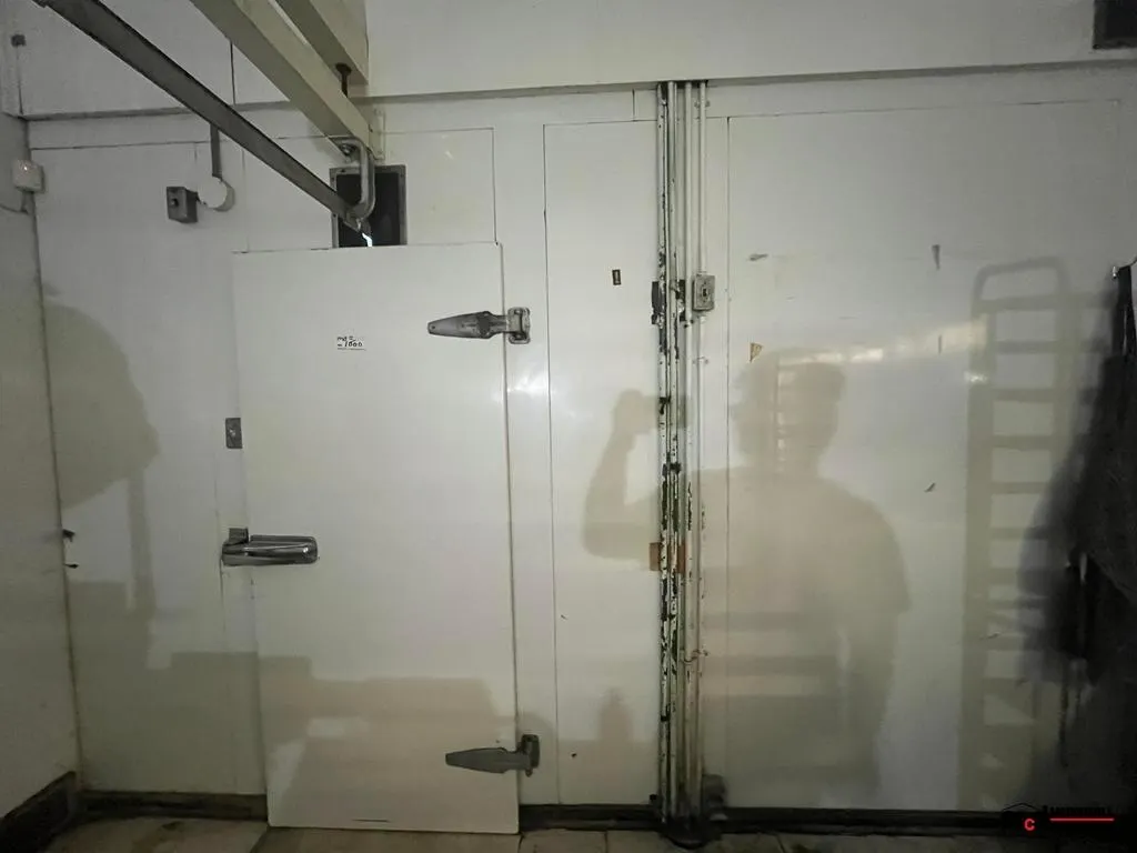 Walk-In Meat Cooler w/ Rail System Comes w/ Compressor
UNRESERVED