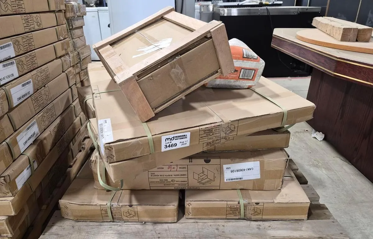 Pallet of Cabinet Parts (NOT COMPLETE CABINETS)
UNRESERVED