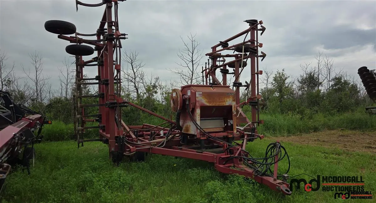 Case 5600 Chisel Plow with Valmar 1655 Airflo
UNRESERVED