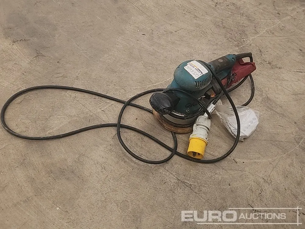 Makita BO6030