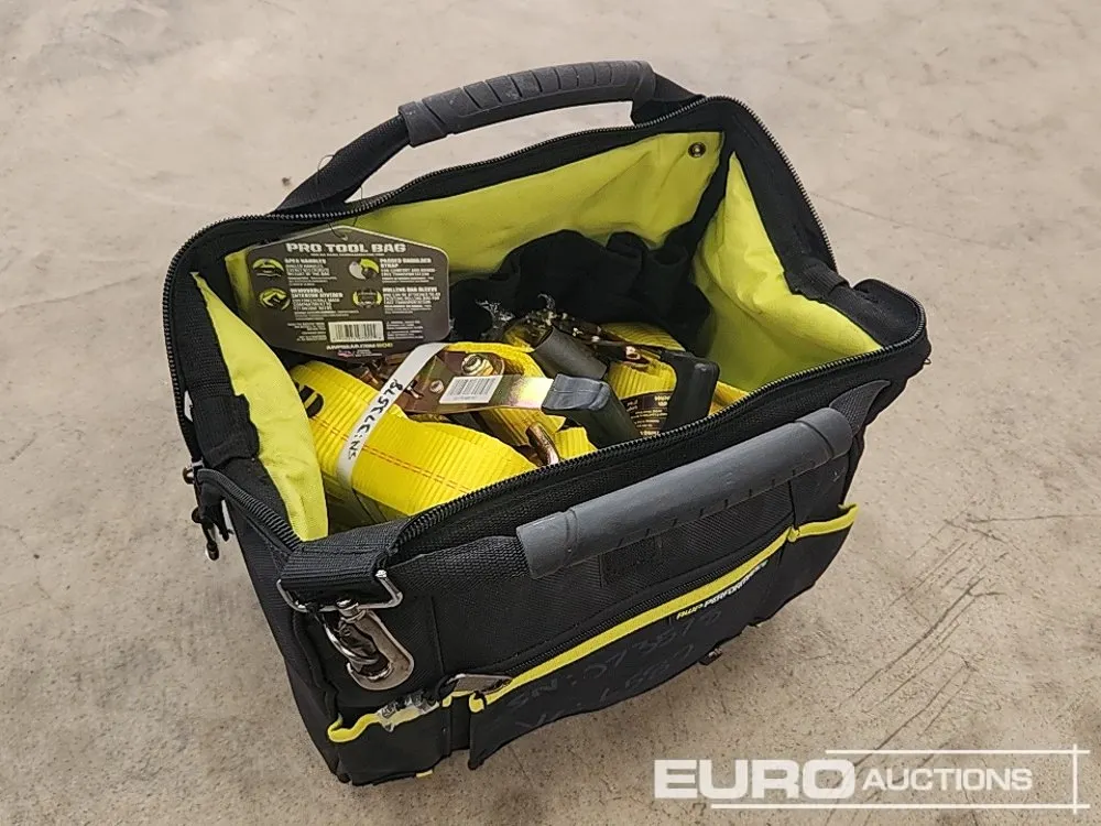 Unused 4 Ton X 8m Ratchet Straps (4 of) & Carry Bag