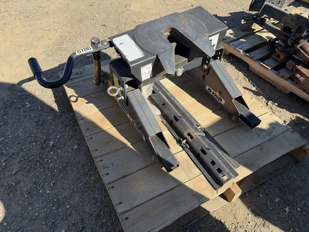 Husky HD Roller Fifth Wheel Hitch With Rails