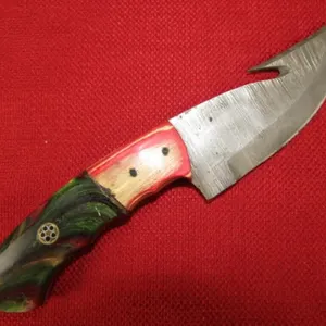 Damascus Steel Hunting Skinner Knife